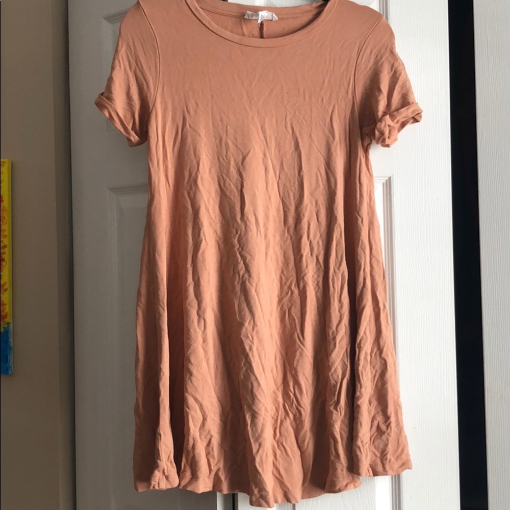 A peach dress
